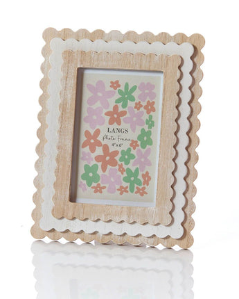 Scalloped Wooden Frame 4x6 print