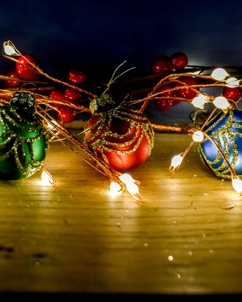 Scallop pattern baubles